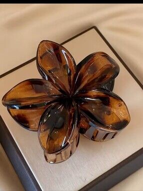 flower claw clip